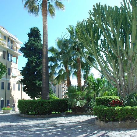 Giardino Del Mare Apartamento Bordighera Exterior foto